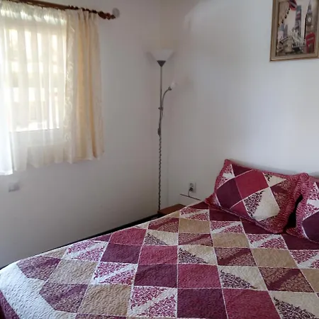 Guest house Pensiunea Serbeca Brosteni
